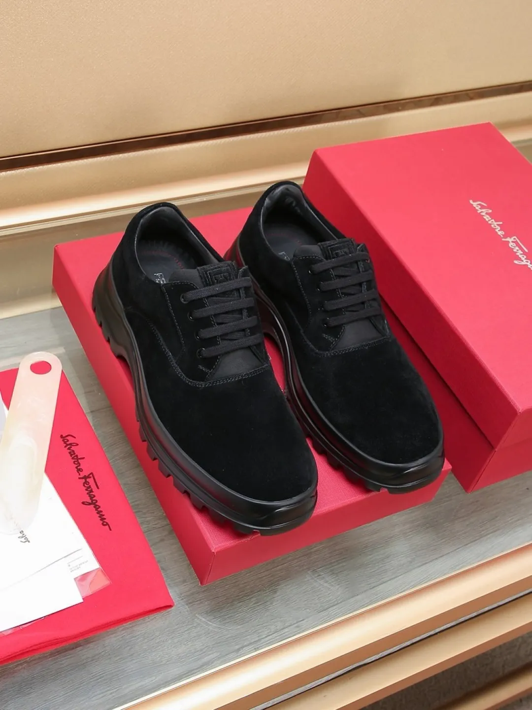 Factory P640💰🔥《Ferragamo》👏Latest•High-end top brand luxury~purchasing agent, top~quality. New fashionable business men's shoes 🔜The uppers are made of original first-layer open-edge beaded cowhide➕cowhide·lining, with fine workmanship. The original stylish and soft combination wear-resistant and non-slip outsole is light and comfortable on the feet. The real thing looks better in real photos. Number of yards: 38--44 (45 and 46 can be customized)